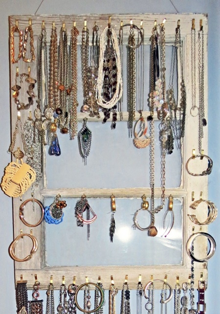 Cheap-And-Practical-Jewellery-Organizer.jpg