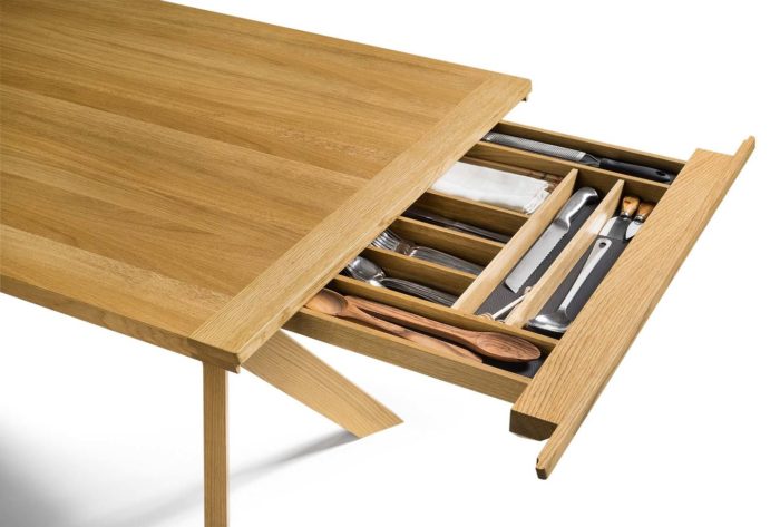 YPS-extendable-dining-table-700x473.jpg